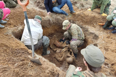 Поисковики Всеволожского района обнаружили останки семерых красноармейцев