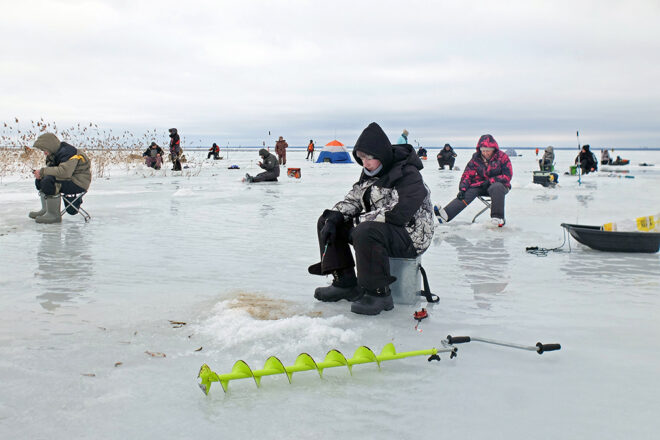 Во Всеволожском районе прошёл чемпионат по зимней рыбалке «Блокадная колюшка»