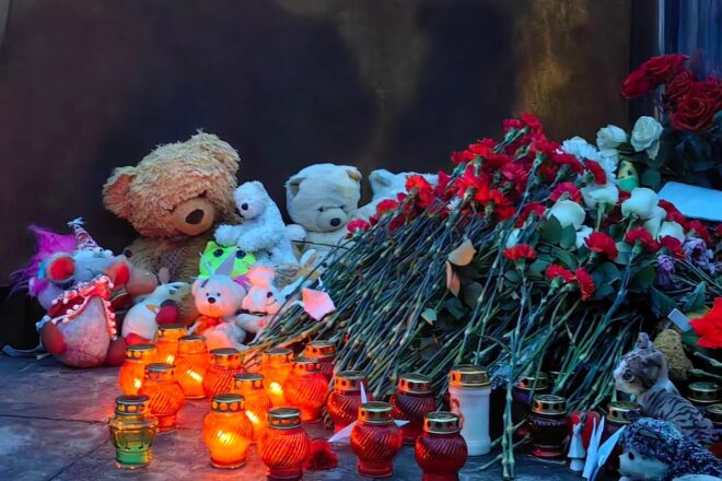 Во Всеволожске прошла траурная церемония в память о жертвах трагедии в «Крокусе»